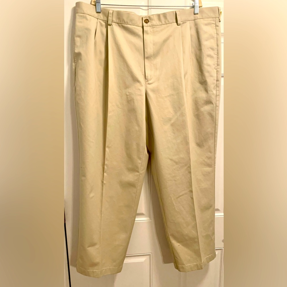 LL Bean Mens Natural Fit Pleated Tan Khaki Pants 44 X 30 Wrinkle Resistance. - Picture 1 of 10
